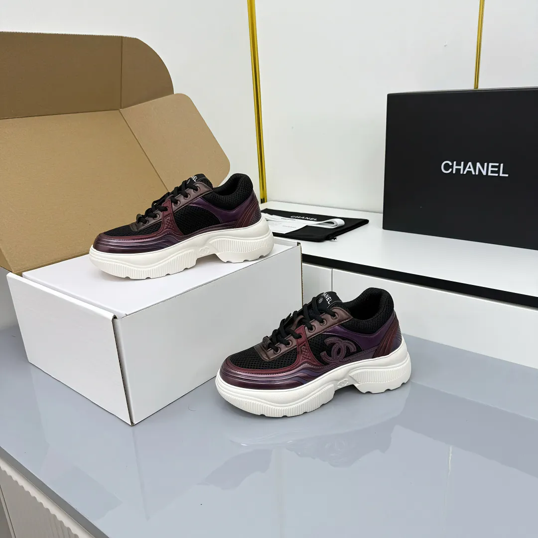 👟👟Ex-factory price 660👟👟 Chanel bread shoes ~ original calfskin panda shoes Chanel 25C latest hot style panda black and white sports shoes casual sneakers Xiaoxiang hot item classic black and white panda color coco girls must pay Fabric: original custom mixed sheepskin lining: original imported breathable mesh lining outsole: Original molded rubber + TPU combination Size: Women's 35-41 Buy now👉 Buy now👉